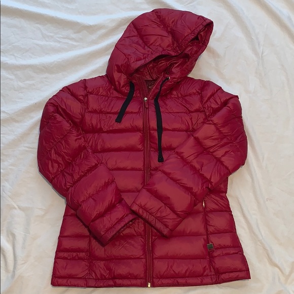 Calvin Klein Jackets & Blazers - Calvin Klein packable down puffer jacket